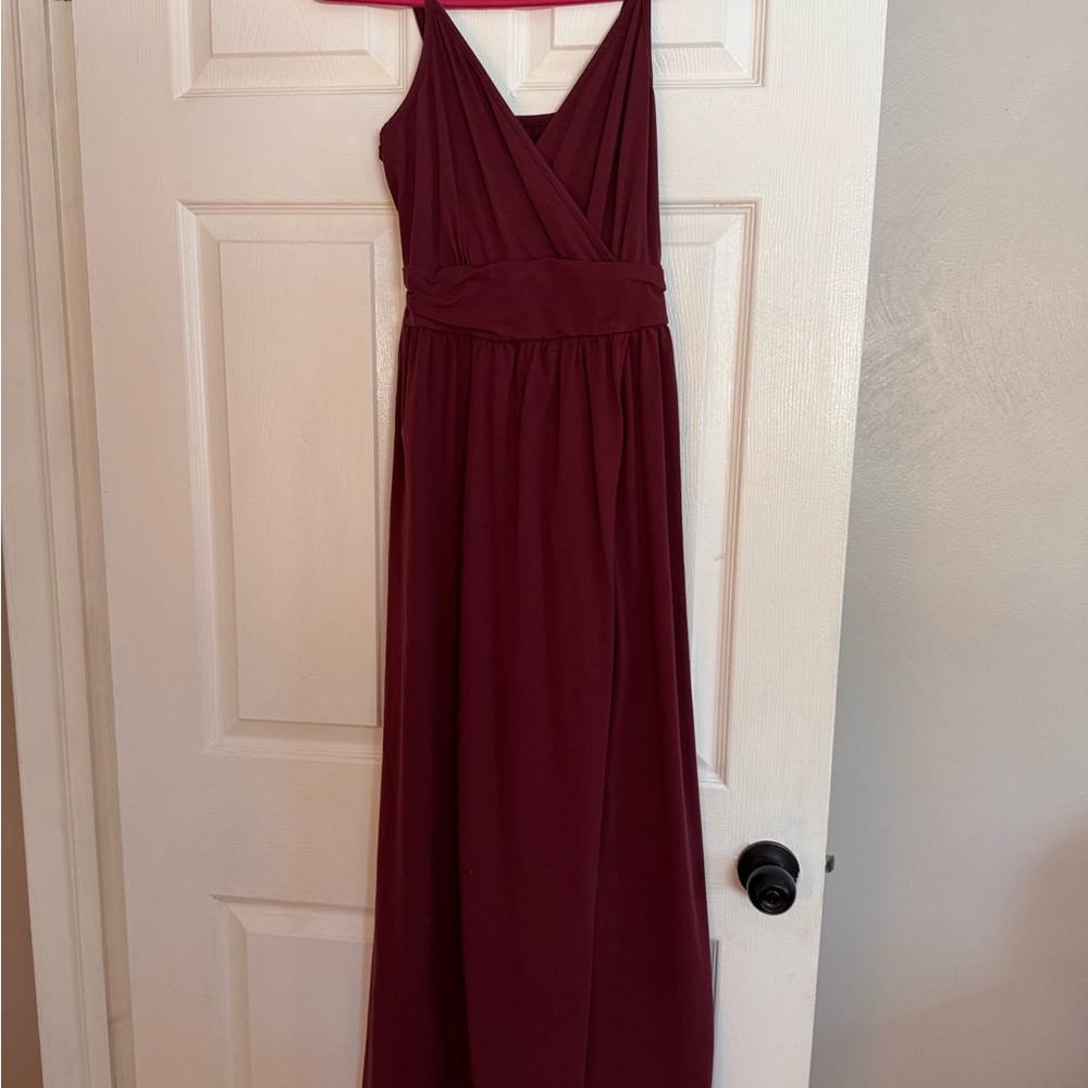 Elegant Burgundy Maxi Dress